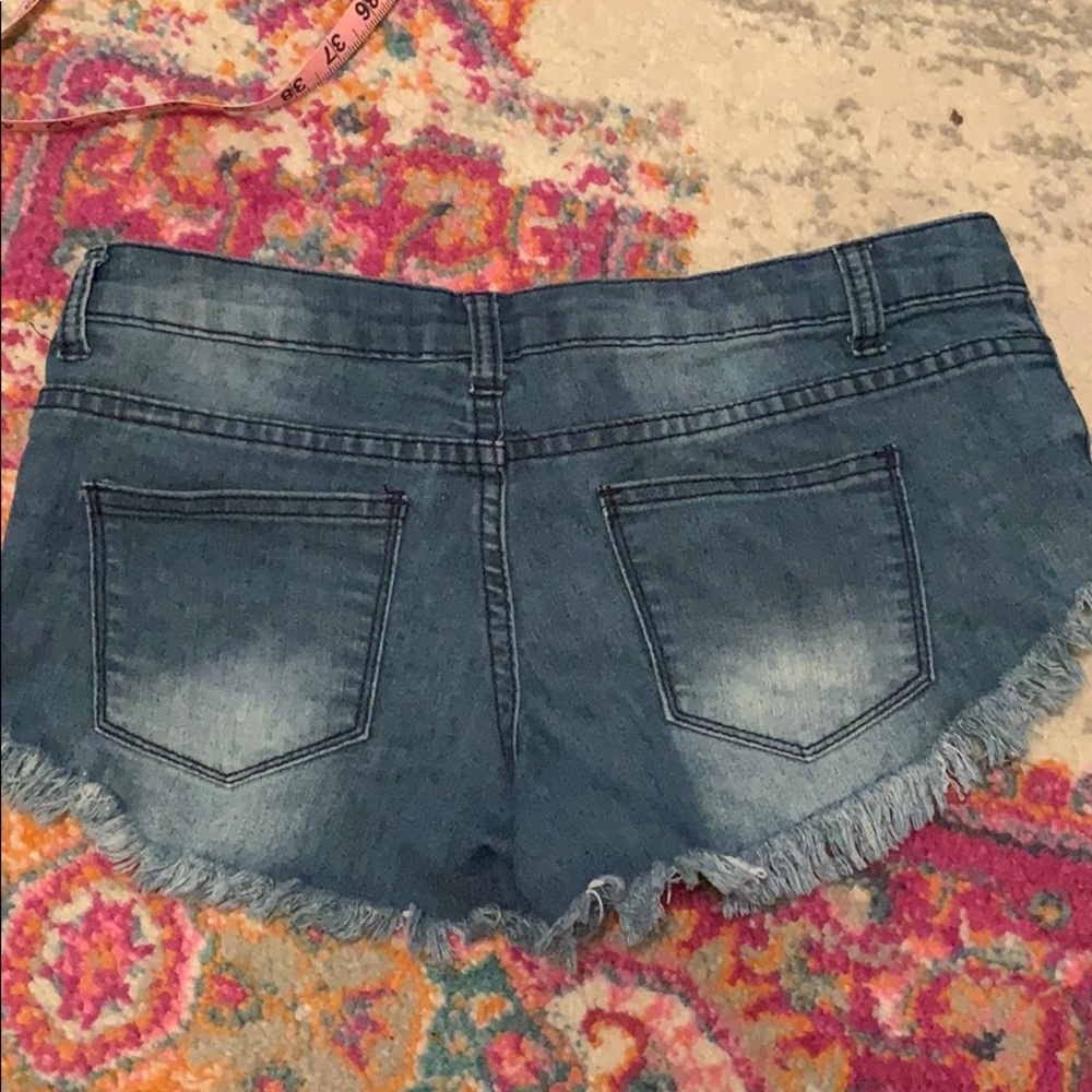 Daisy dukes - Picture 2 of 2